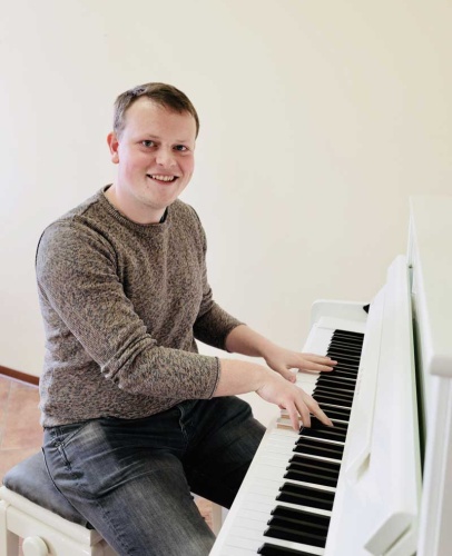 Paul am Klavier